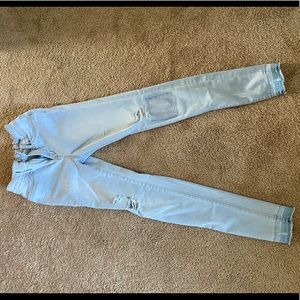 Girls light wash stretch jeans